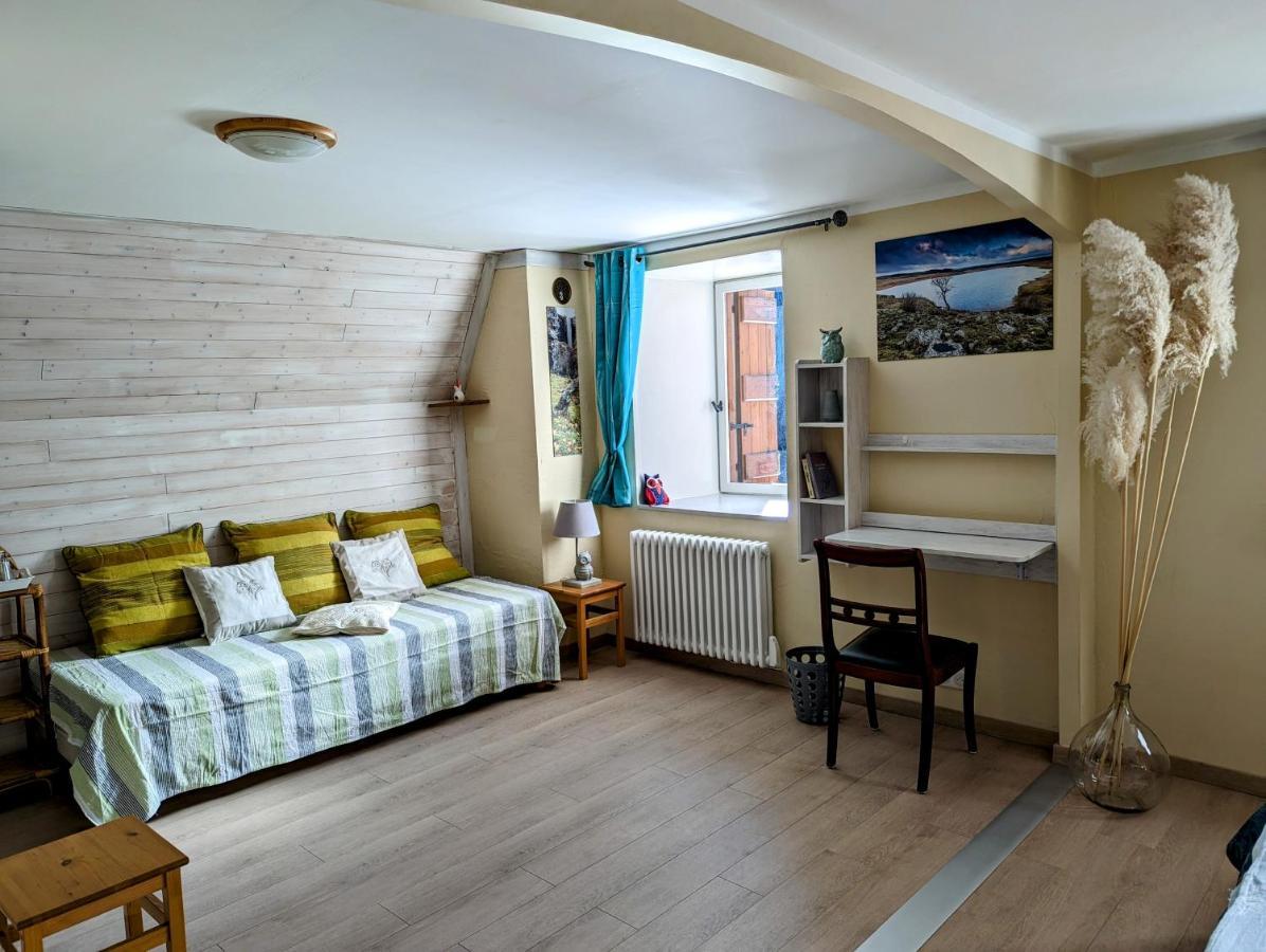 Chambres D'Hotes Le Lepadou-Bas Saint Chely d'Aubrac Bagian luar foto