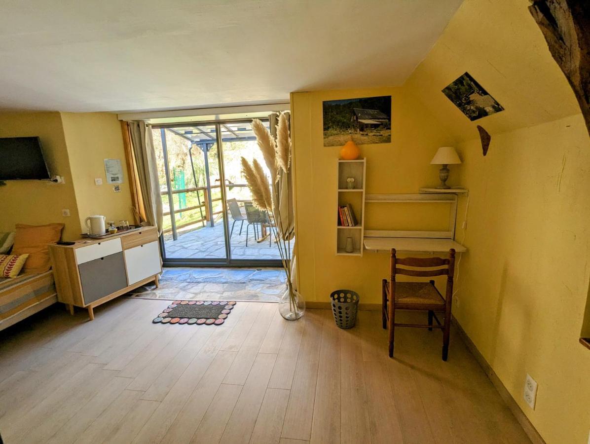 Chambres D'Hotes Le Lepadou-Bas Saint Chely d'Aubrac Bagian luar foto
